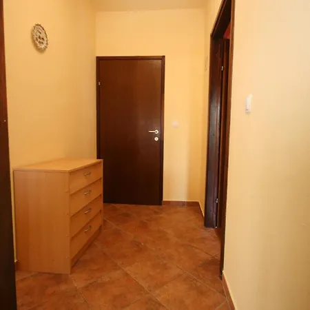 شقة With A Parking Space Starigrad, Paklenica - 6581 ستاريغغاد باكلينتسا