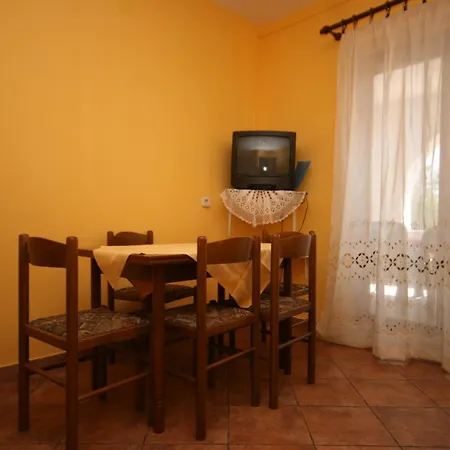 With A Parking Space Starigrad, Paklenica - 6581 Apartamento Starigrad Paklenica