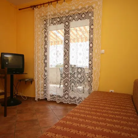 With A Parking Space Starigrad, Paklenica - 6581 شقة ستاريغغاد باكلينتسا