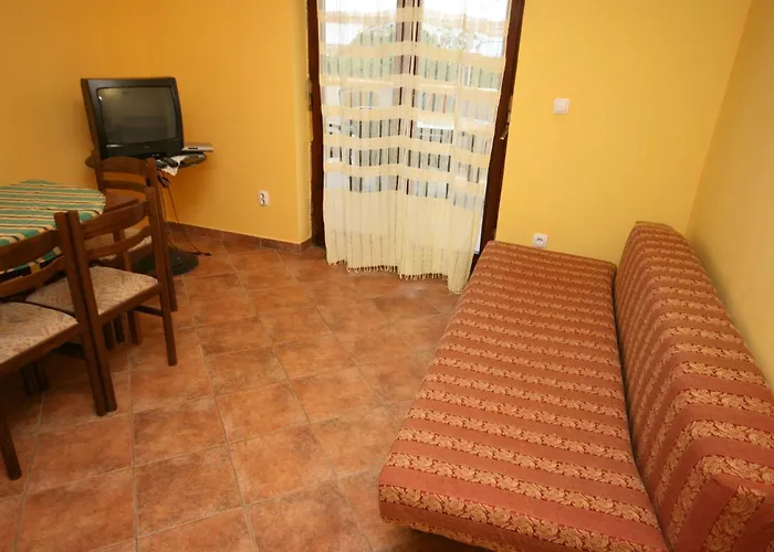 Апартаменты With A Parking Space Starigrad, Paklenica - 6581